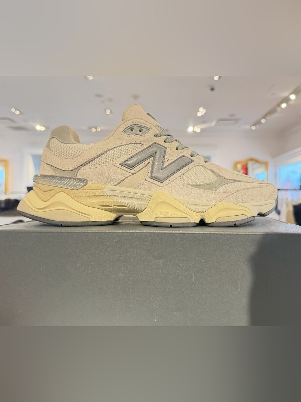 New balance unisex 9060 White Grey - Picture 3 of 5